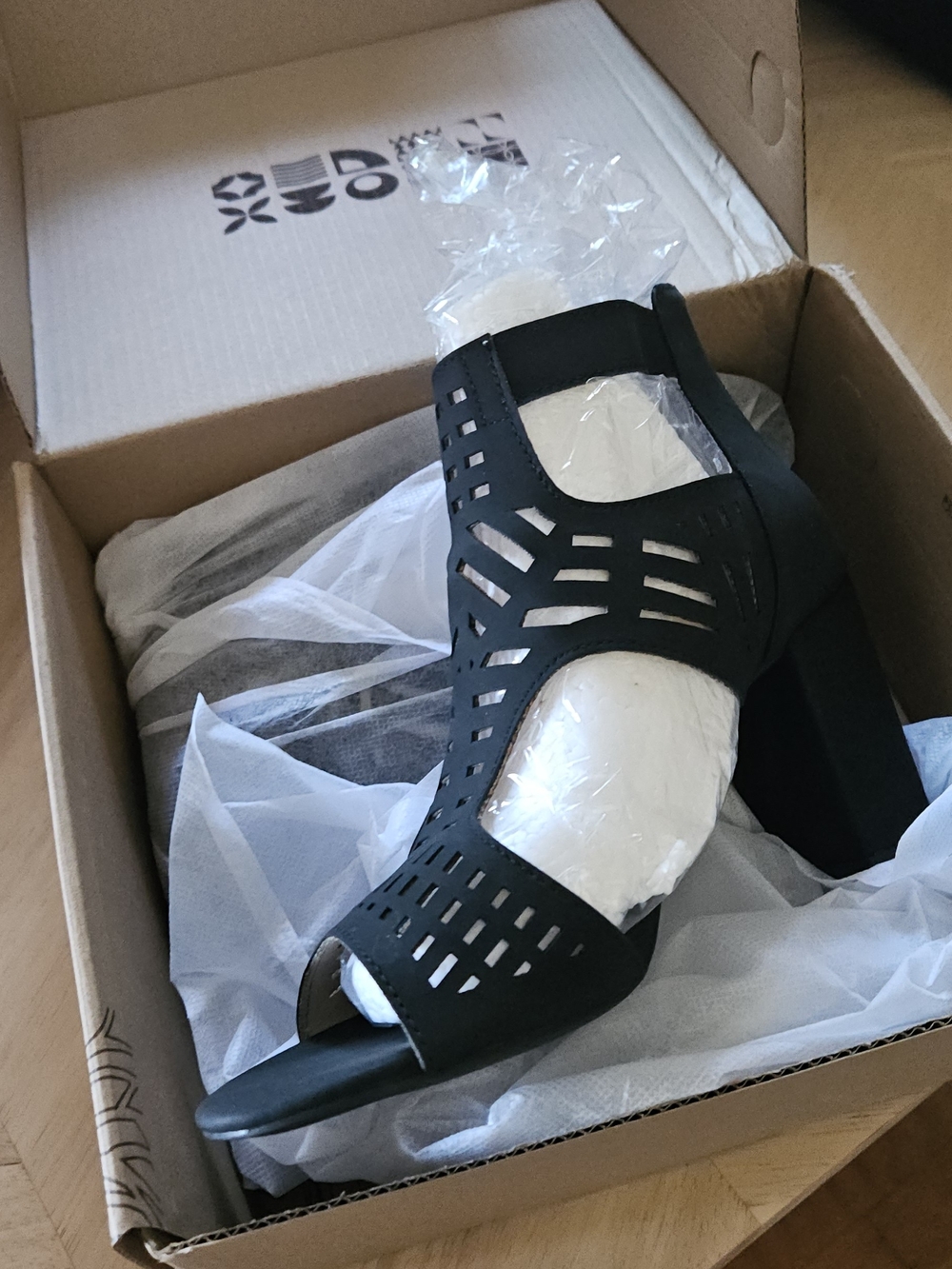 Women’s Black Cutout Block Heel Sandals